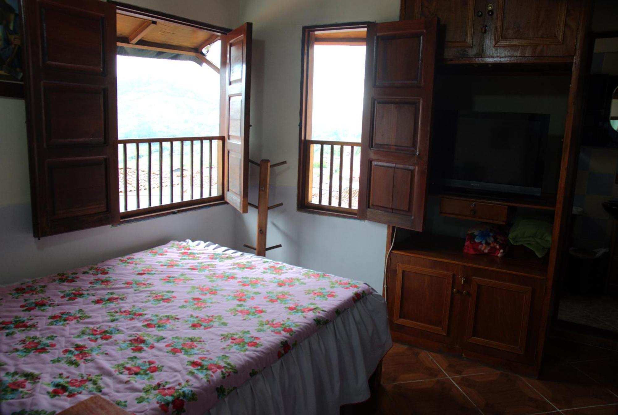 Hotel Atenas Jerico Bagian luar foto