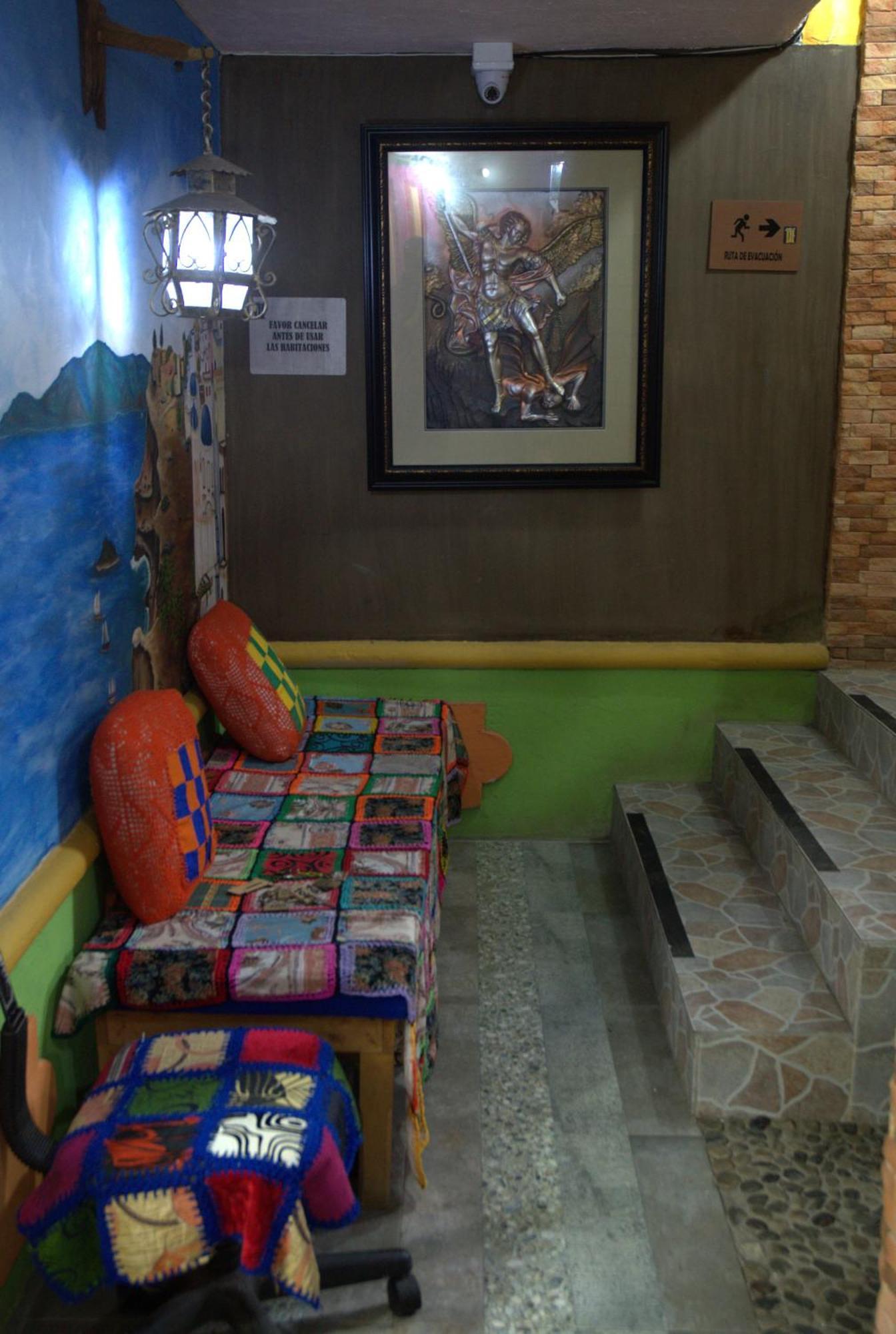 Hotel Atenas Jerico Bagian luar foto