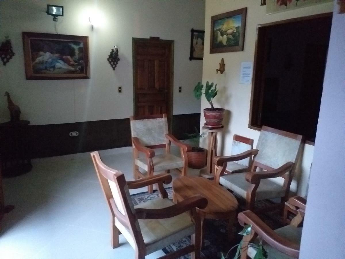 Hotel Atenas Jerico Bagian luar foto